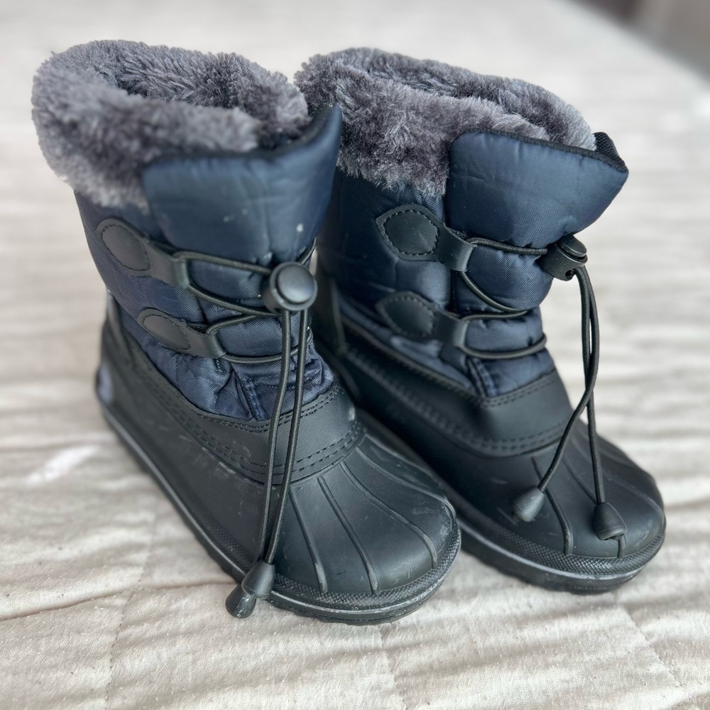 Black and Gray Winter Boots